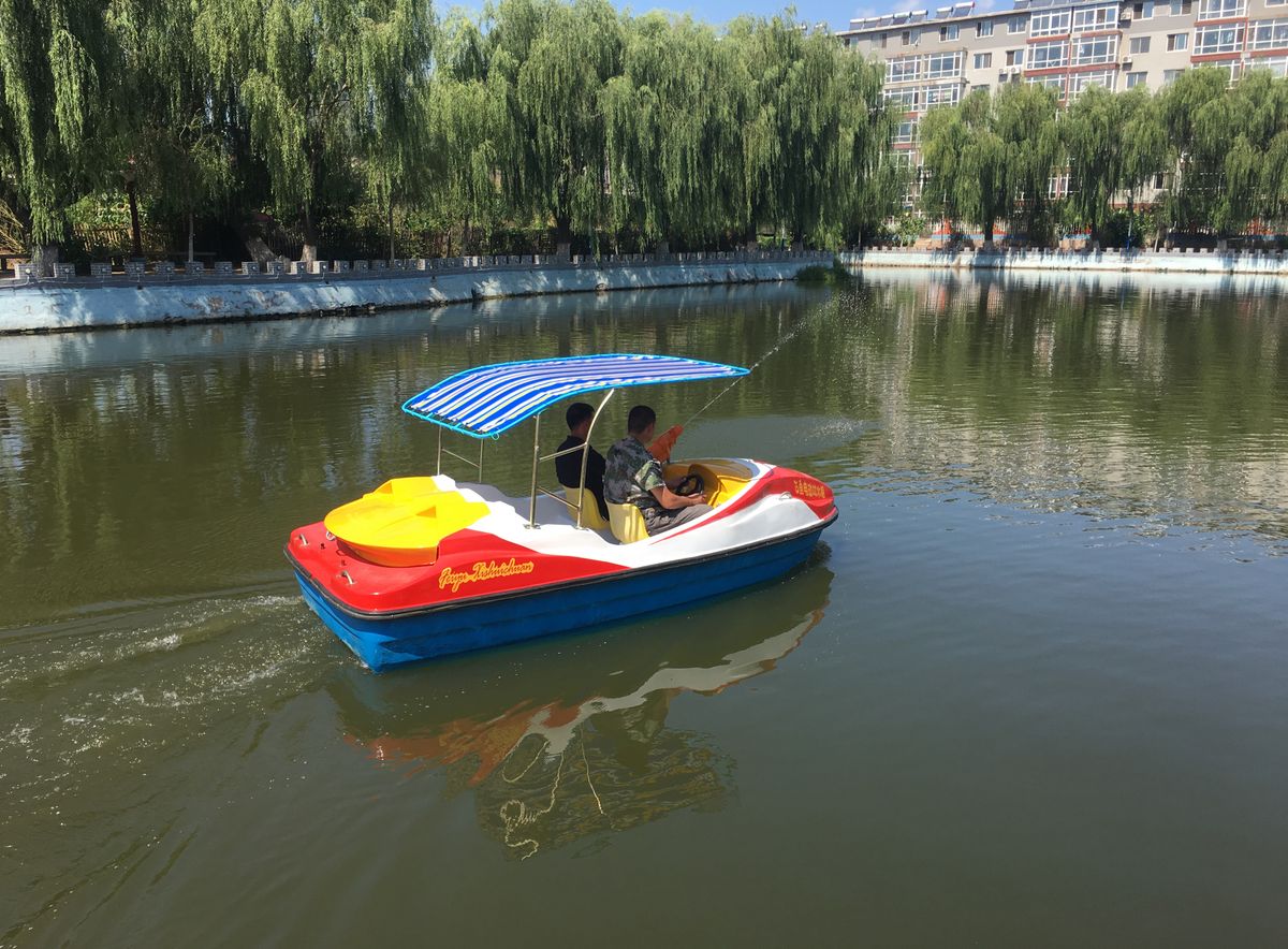 飞鱼电动戏水船 图3
